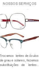 dois óculos de grau com lentes grande e quadradas